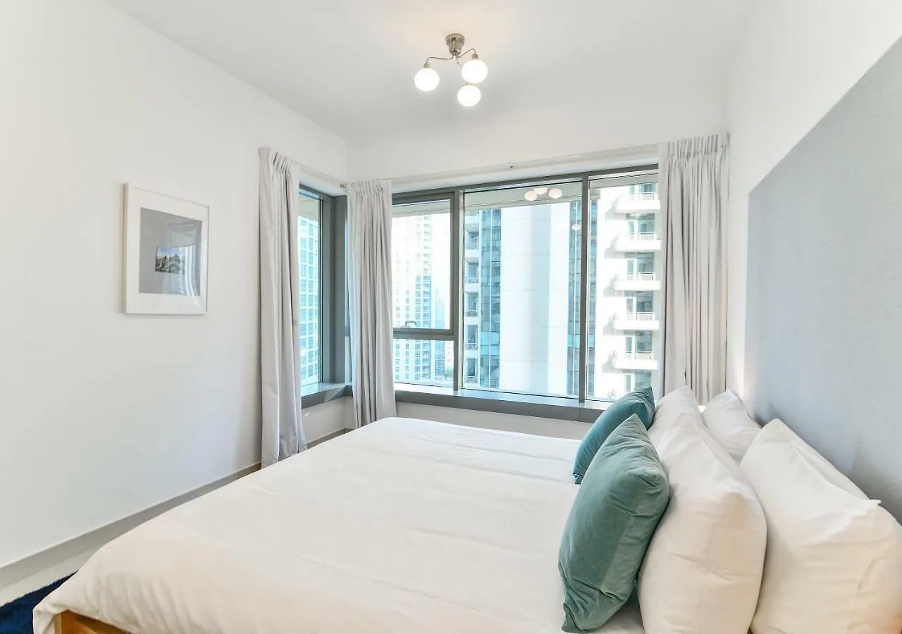 Dreamland {Ease By Emaar}- Burj Khalifa View Apartment Dubai